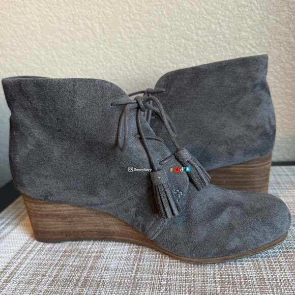 Dr. Scholl's Dakota Gray Microsuede Tasseled Wedge Ankle Boots - Picture 2 of 6